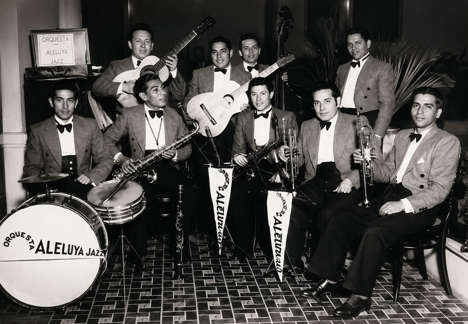 Fotografía de la Orquesta Aleluya Jazz a finales de la década de 1930.